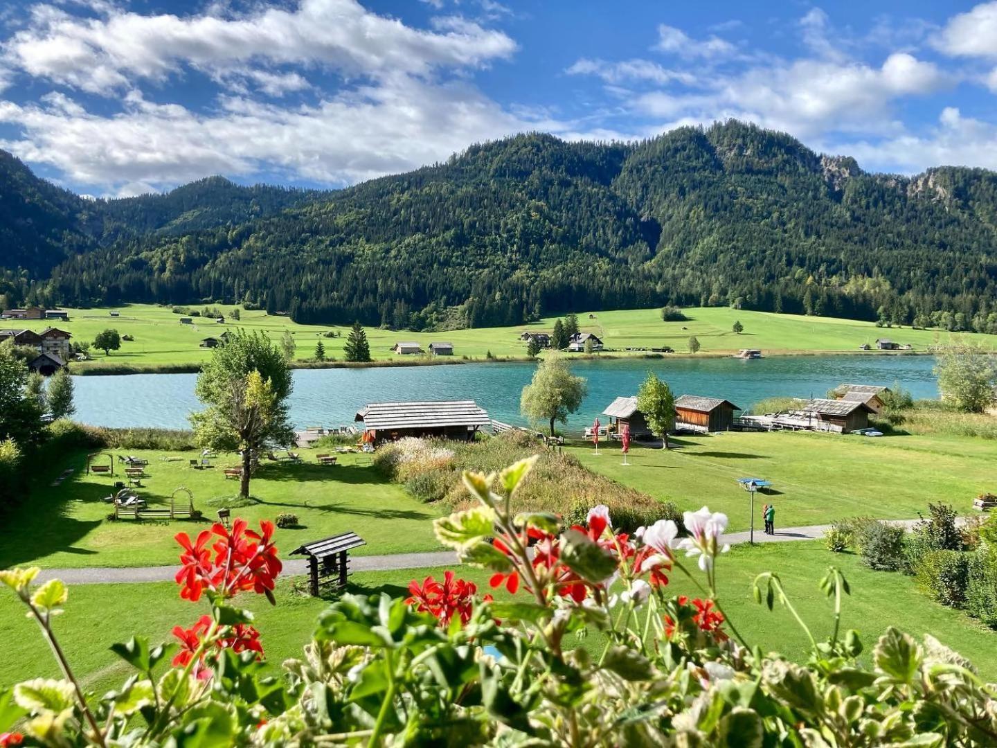 Seehotel & Seeapartments Kaerntnerhof- Direkt Am See! Weissensee Exterior foto